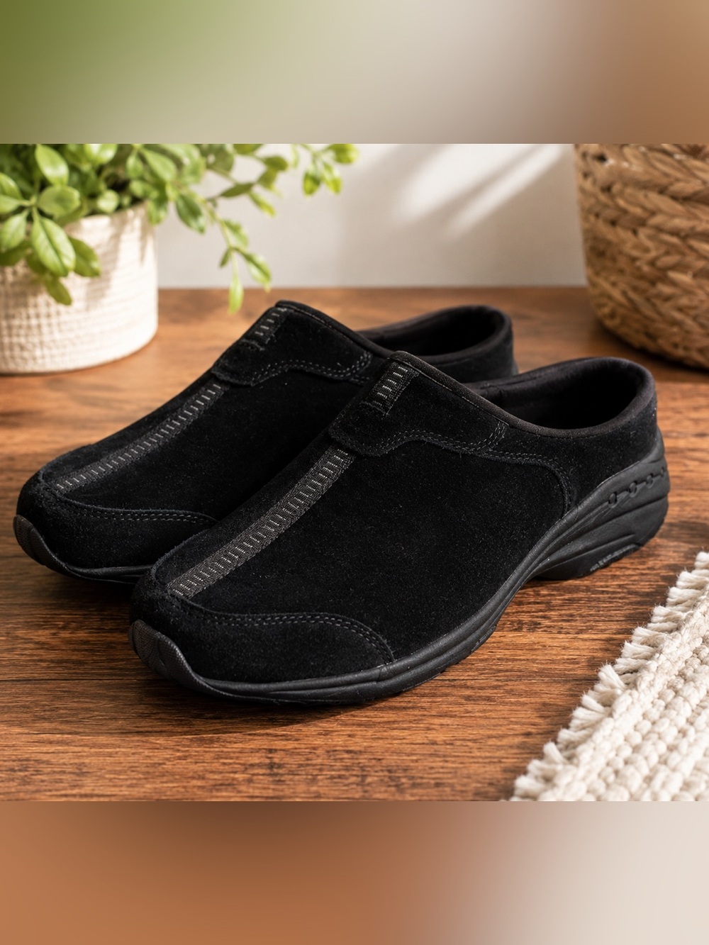 NEW!! Easy Spirit Travel Time Black Suede Patent Leather Mules Size 8.5 no box